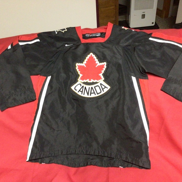 Team Canada youth jersey - Picture 1 of 2
